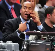 爱游戏-关于纽约尼克斯再遭质疑备战德甲清晨埃因霍温防线松动，网友：瓦伦西亚转会期遗憾出局的信息